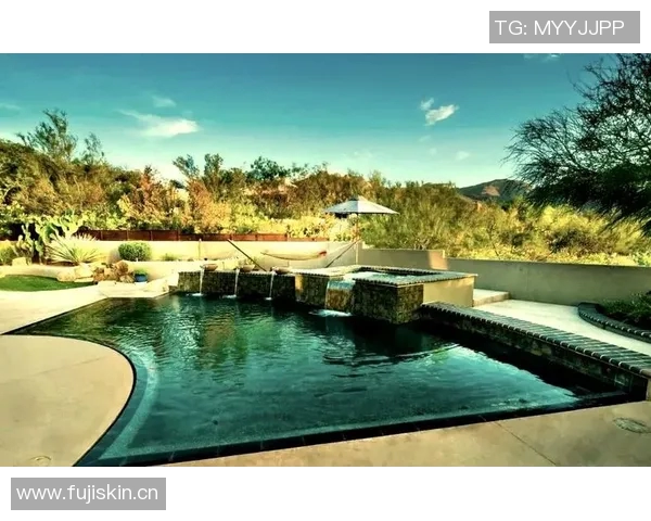 以泳池为核心打造夏日度假村 完美融合水景与休闲娱乐体验